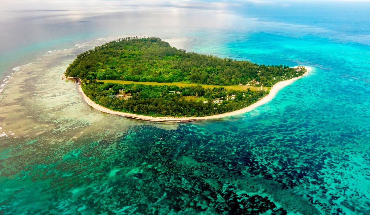 denis-island-ocean-blue-seychelles-img