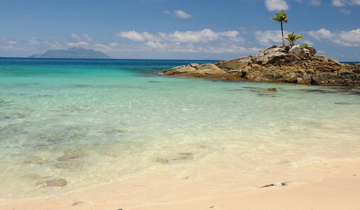 hilton-northolme-resort-spa-ocean-blue-seychelles-img