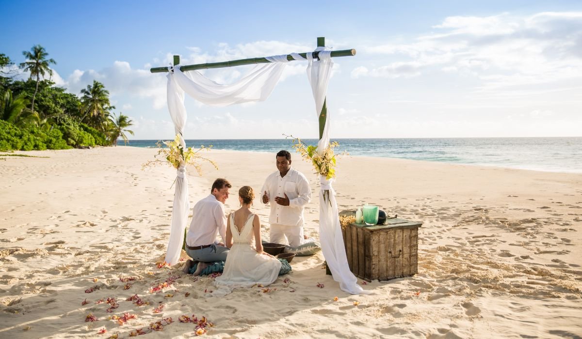 north-island-ocean-blue-seychelles-img
