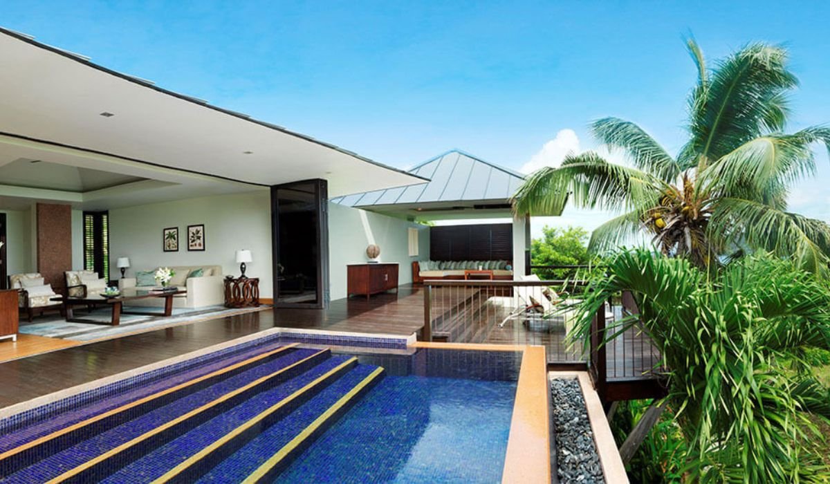 raffles-resort-ocean-blue-seychelles-img