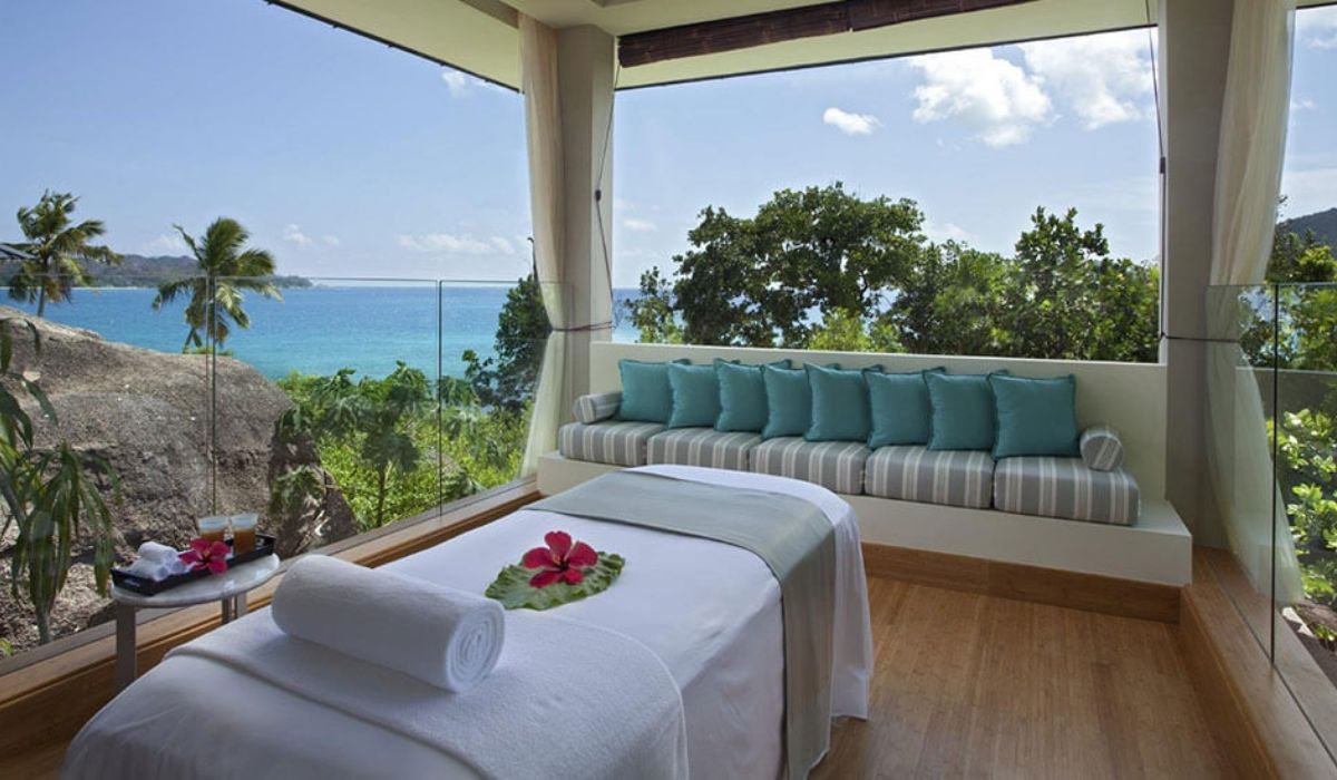 raffles-resort-ocean-blue-seychelles-img