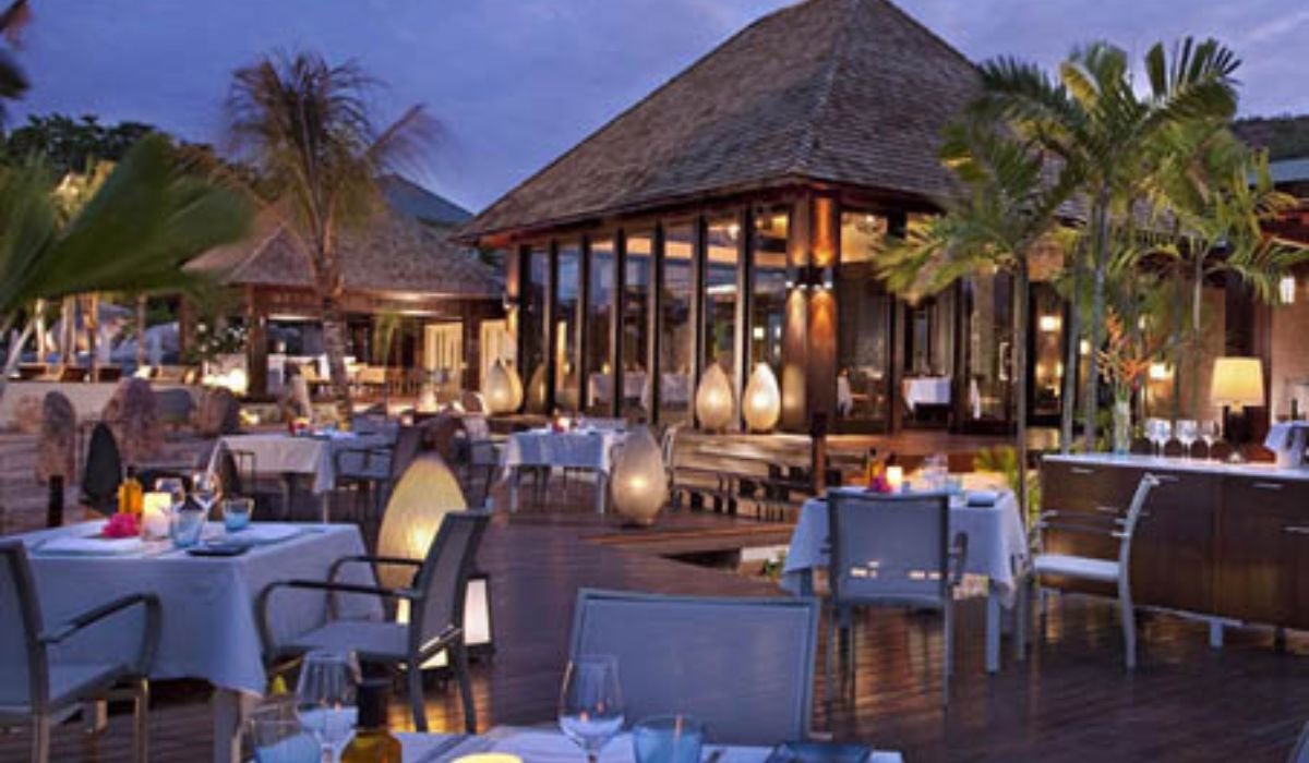 raffles-resort-ocean-blue-seychelles-img