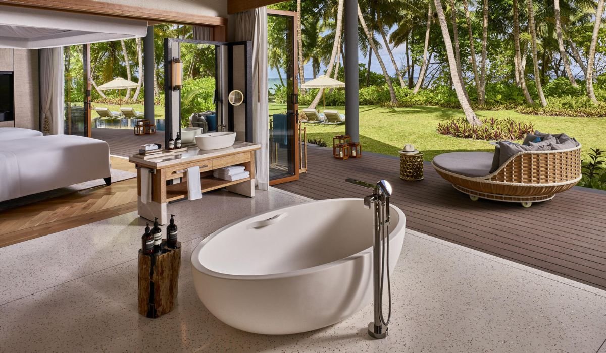 waldorf-astoria-seychelles-platte-island-ocean-blue-seychelles-img