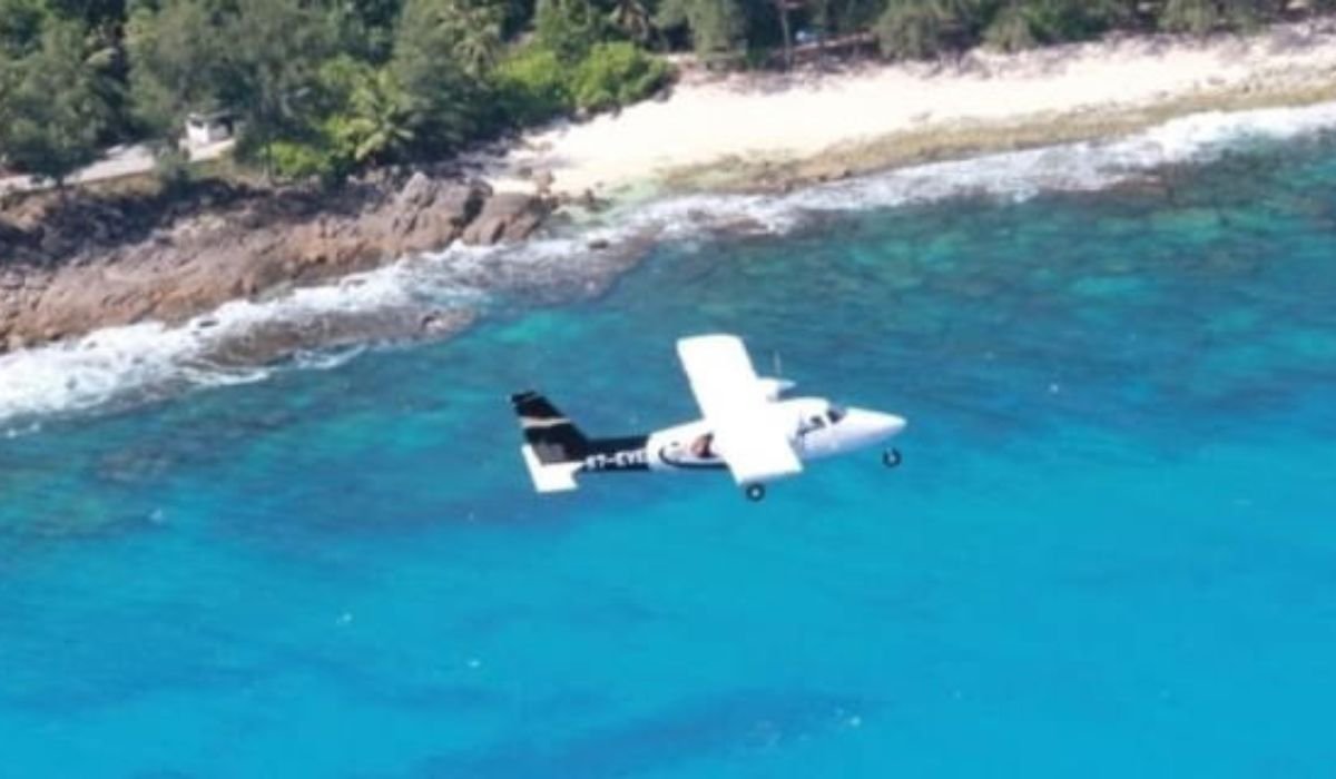 helicopter-private-plane-transfers-ocean-blue-seychelles-img